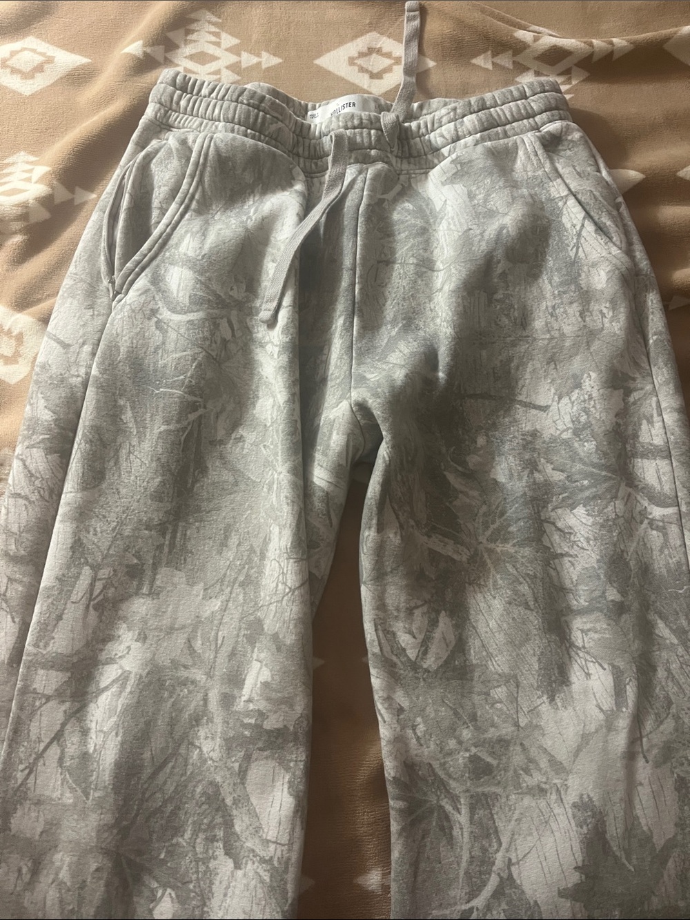 Men's Gray Camo Jogger Pants - Comfort Fit